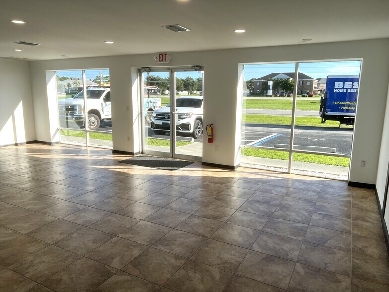 More Photos Of 1129 Tamiami Trl, Port Charlotte Warehouse For Sale