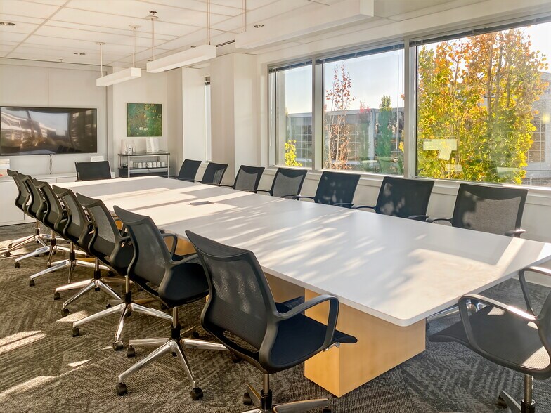 More Photos Of 160 Quarry Park Blvd SE, Calgary Coworking Space