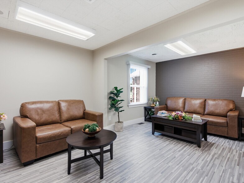 More Photos Of 35000-35008 Division Rd, Richmond Medical For Sale
