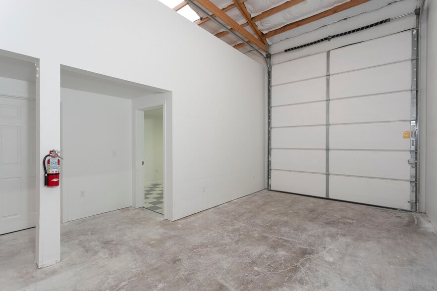 More Photos Of 1120 Bailey Hill Rd, Eugene Unknown For Lease