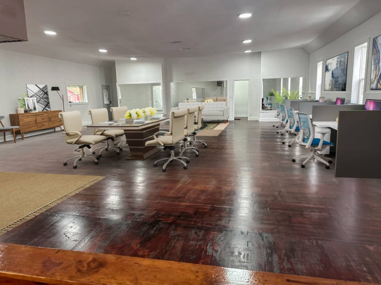 More Photos Of 5601 Rainier Ave S, Seattle General Retail For Lease