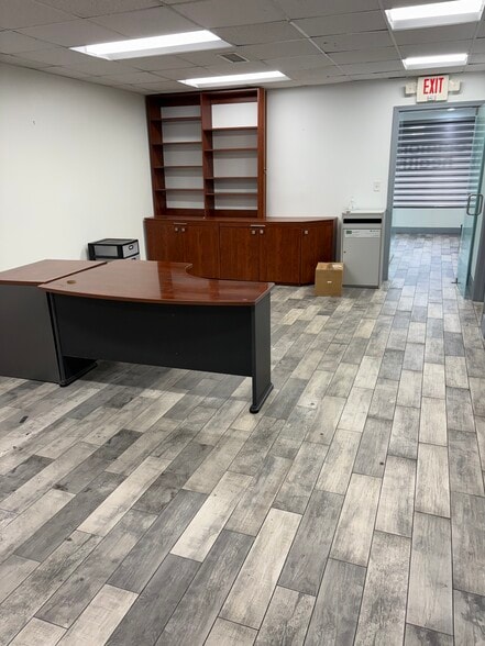 More Photos Of 4330 Sheridan St, Hollywood Medical For Sale