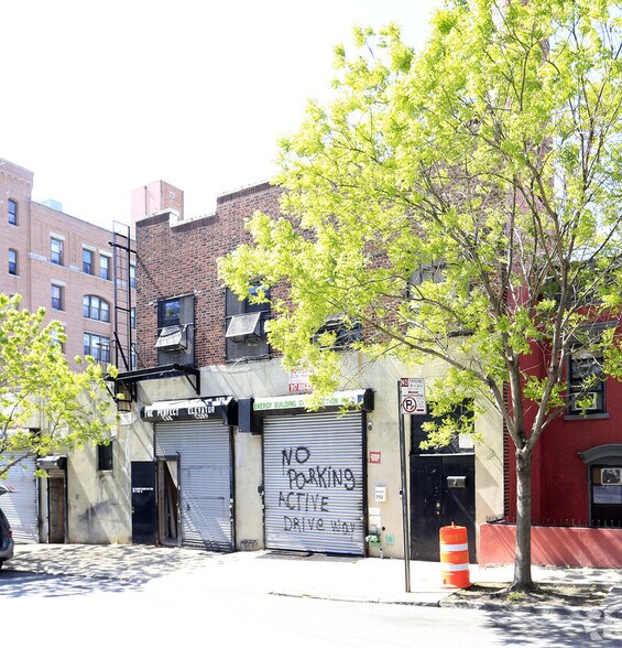 More Photos Of 752 Willow Ave, Bronx Warehouse For Sale