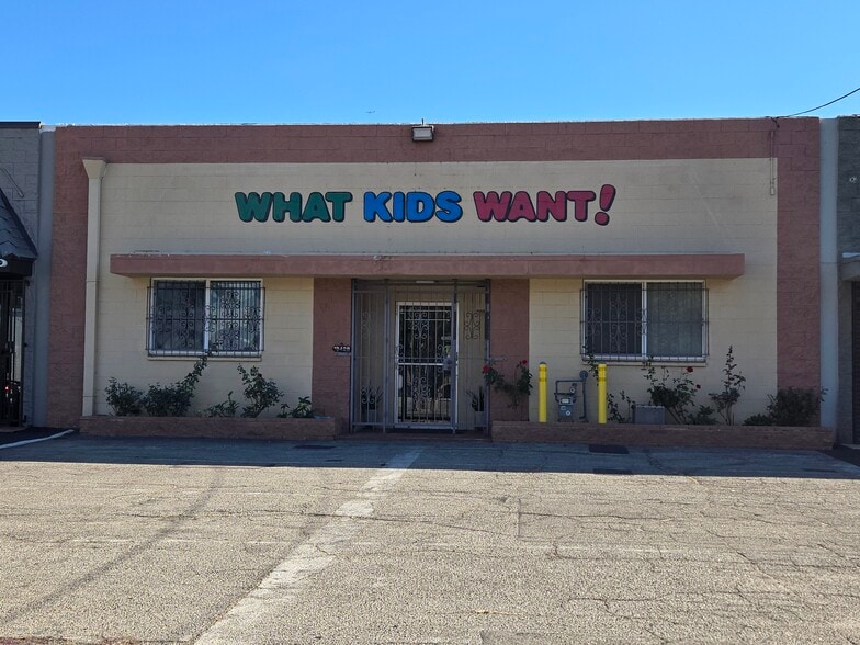 Primary Photo Of 19428 Londelius St, Northridge Warehouse For Sale