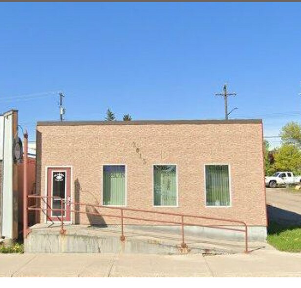 Primary Photo Of 2013 20 Ave, Nanton Office For Lease