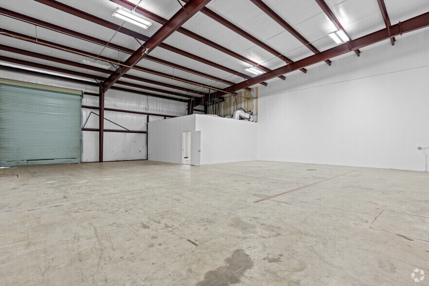 More Photos Of 15825 State Highway 249, Houston Storefront For Lease