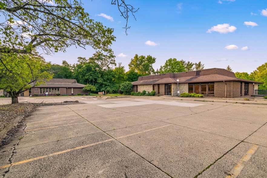 More Photos Of 370 Cline Ave, Mansfield Office Residential For Sale