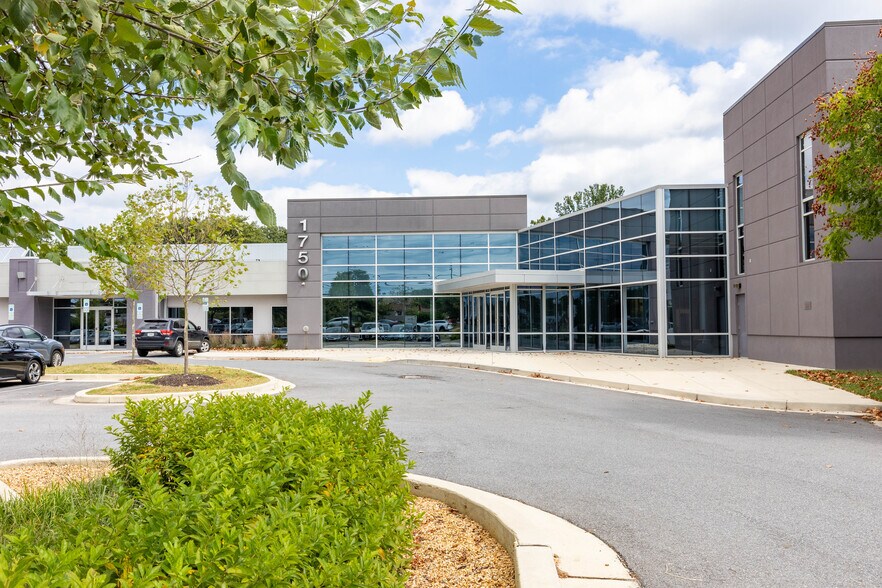 Primary Photo Of 1750 Forest Dr, Annapolis Medical For Lease
