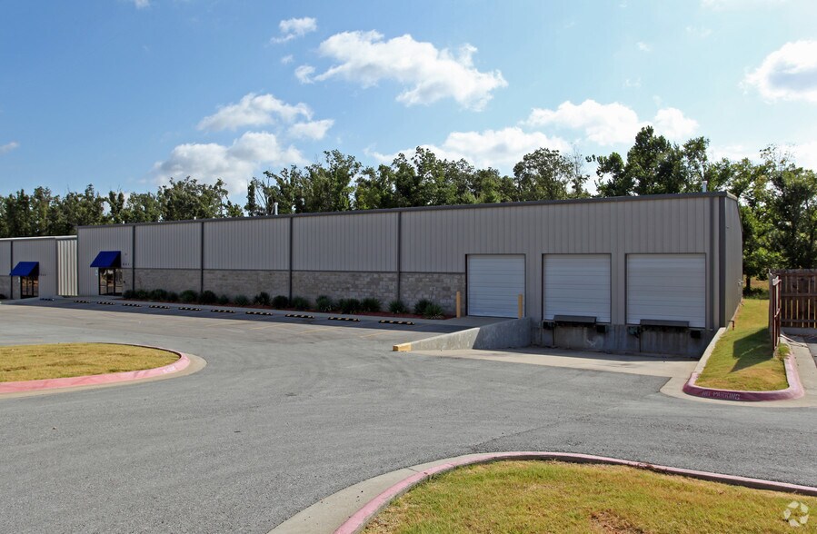 More Photos Of 5322-5478 Bleaux Ave, Springdale Unknown For Lease