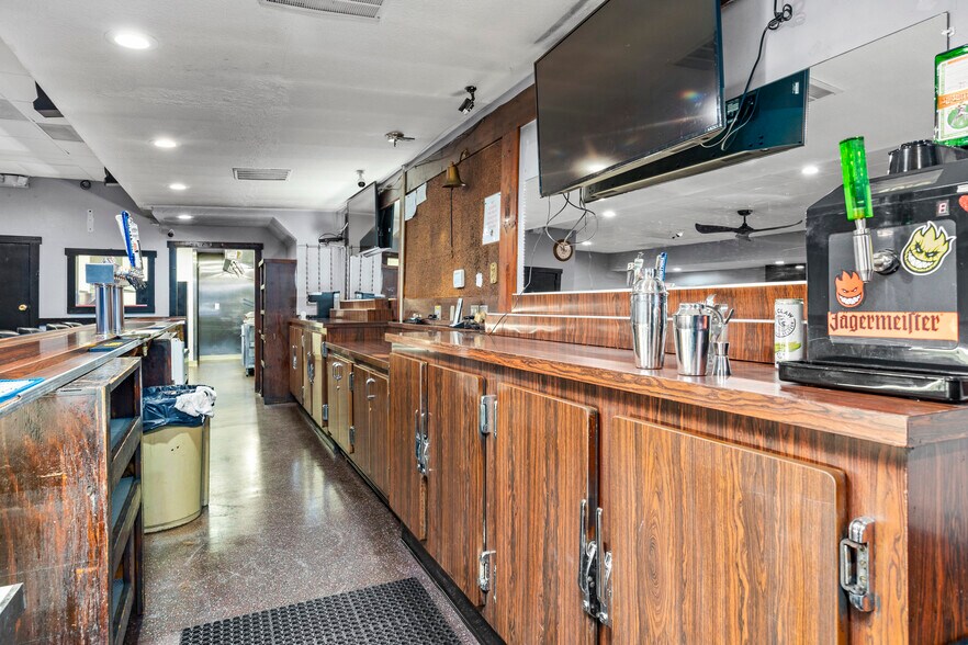 More Photos Of 8741 W Ridge Rd, Elyria General Retail For Sale