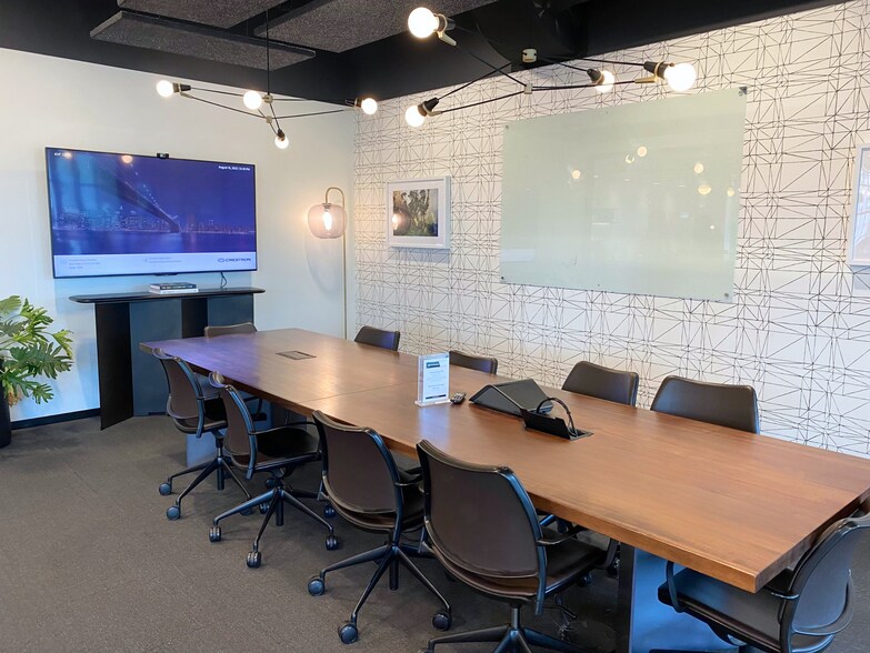 More Photos Of 873-875 N High St, Columbus Office For Lease