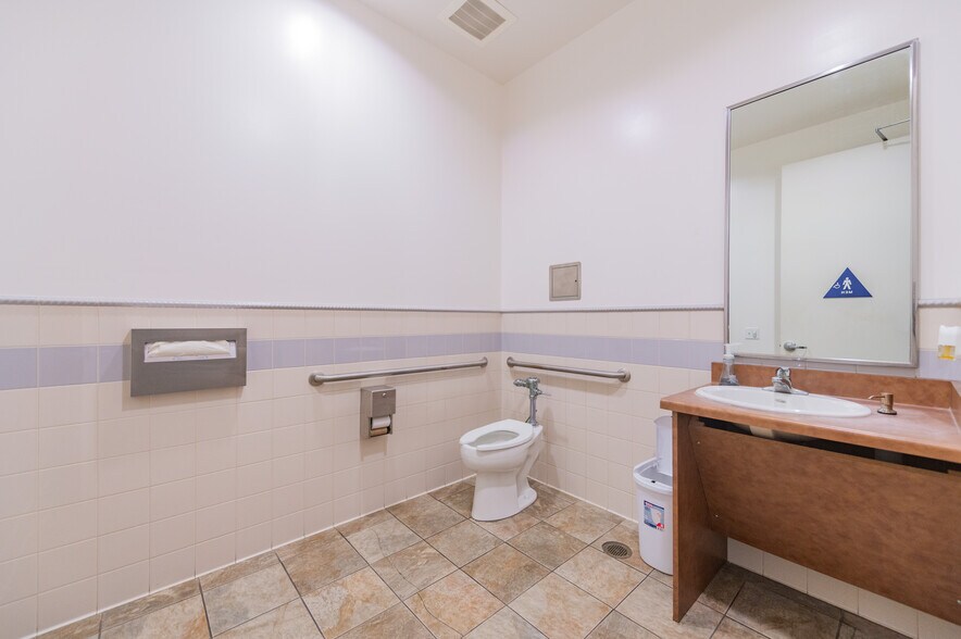 More Photos Of 8925 Research Dr, Irvine Office For Sale