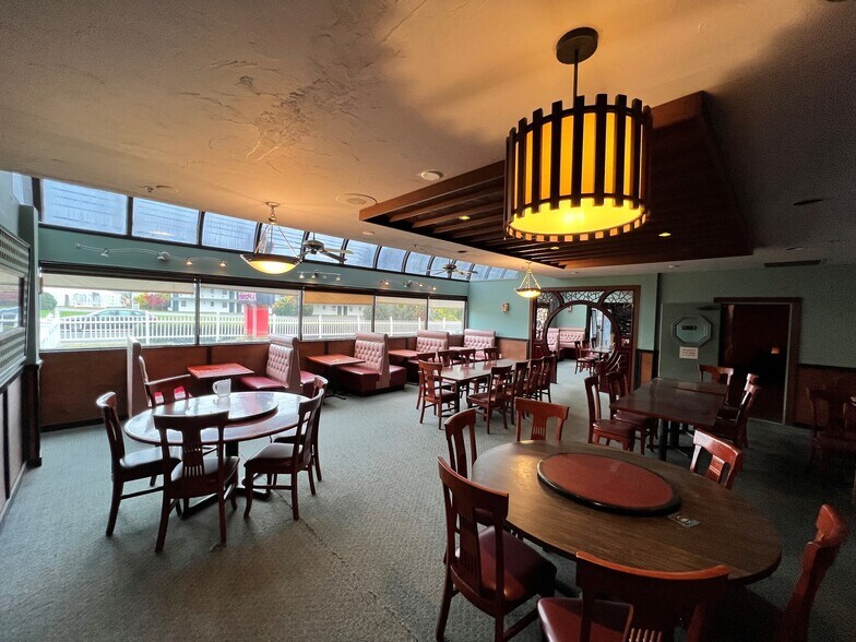 More Photos Of 95 Lake St, Gilford Restaurant For Sale