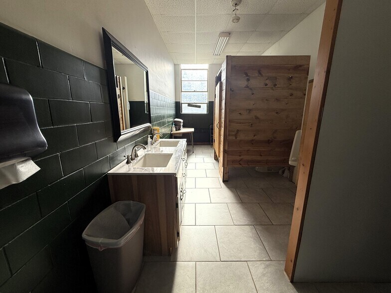 More Photos Of 33328 Main St, Townville Manufacturing For Sale