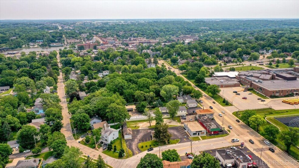 More Photos Of 6 N 9th St, St Charles Freestanding For Sale