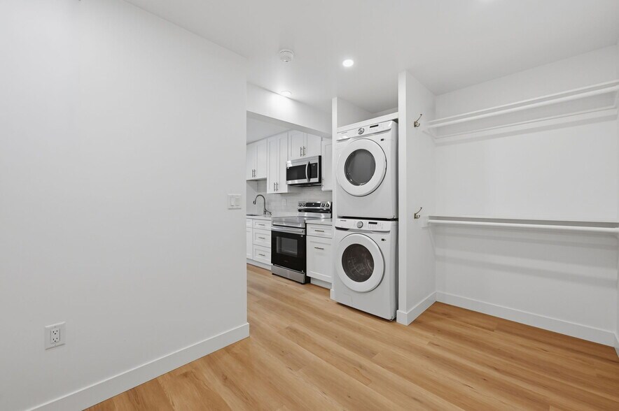 More Photos Of 2005 Highland Ave, National City Apartments For Sale