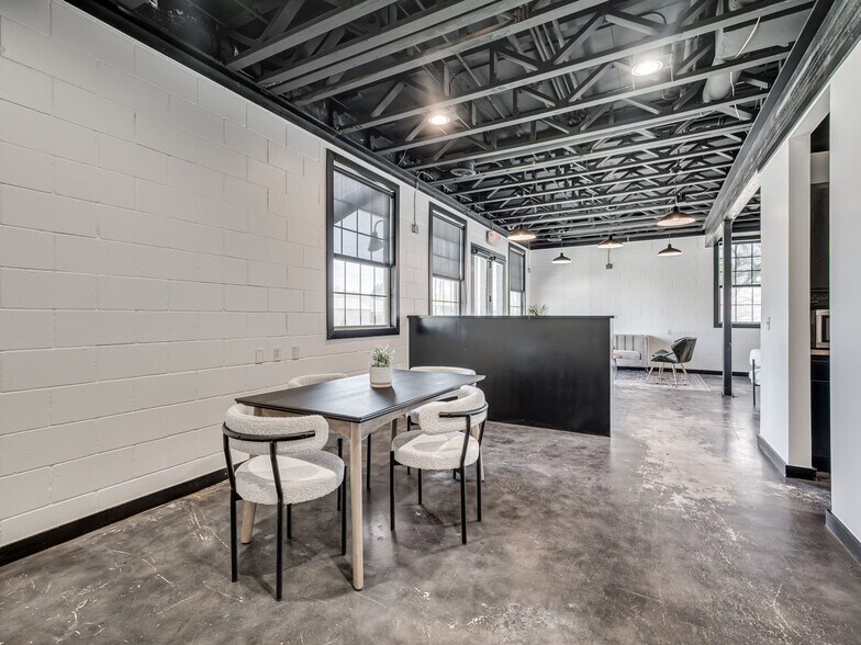 More Photos Of 235 W Hurd St, Edmond Office For Sale