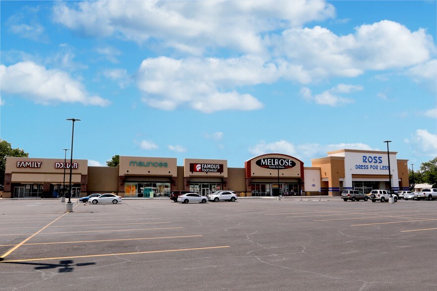 More Photos Of 801-811 W Pierce St, Carlsbad Department Store For Sale