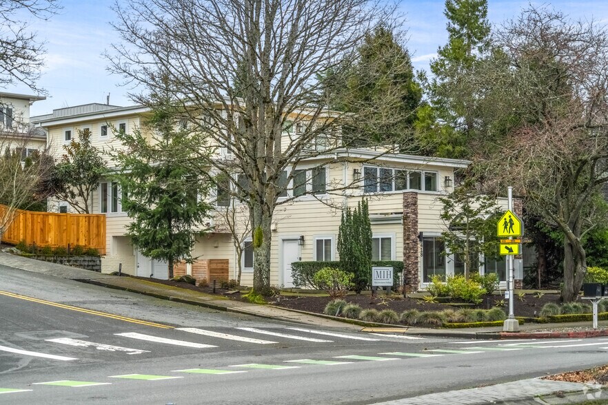 Primary Photo Of 1418 Market St, Kirkland Storefront Retail Residential For Sale