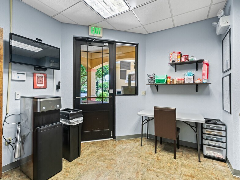 More Photos Of 1503 Buenos Aires Blvd, The Villages Medical For Lease