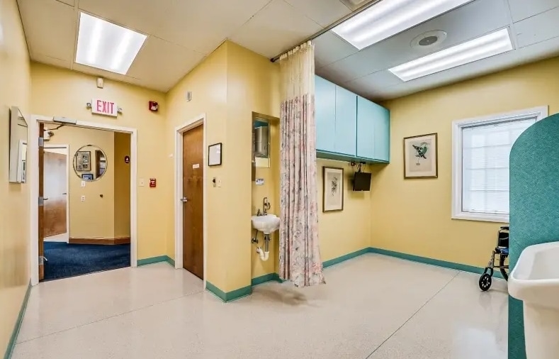 More Photos Of 3055 Route 27, Franklin Park Medical For Sale