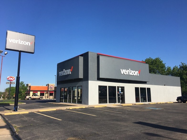More Photos Of 1805 W Main St, Norman Storefront For Lease