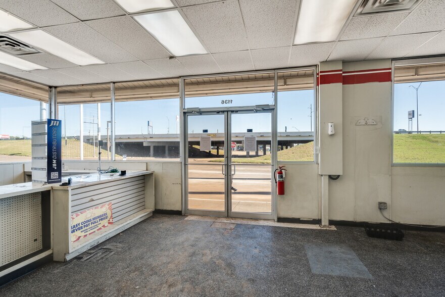 More Photos Of 1136 Central Fwy, Wichita Falls Service Station For Sale