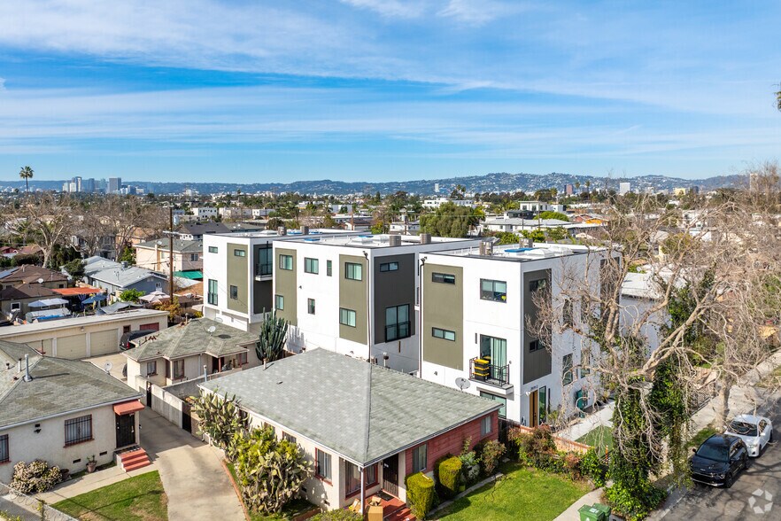 More Photos Of 2921 S Burnside Ave, Los Angeles Apartments For Sale