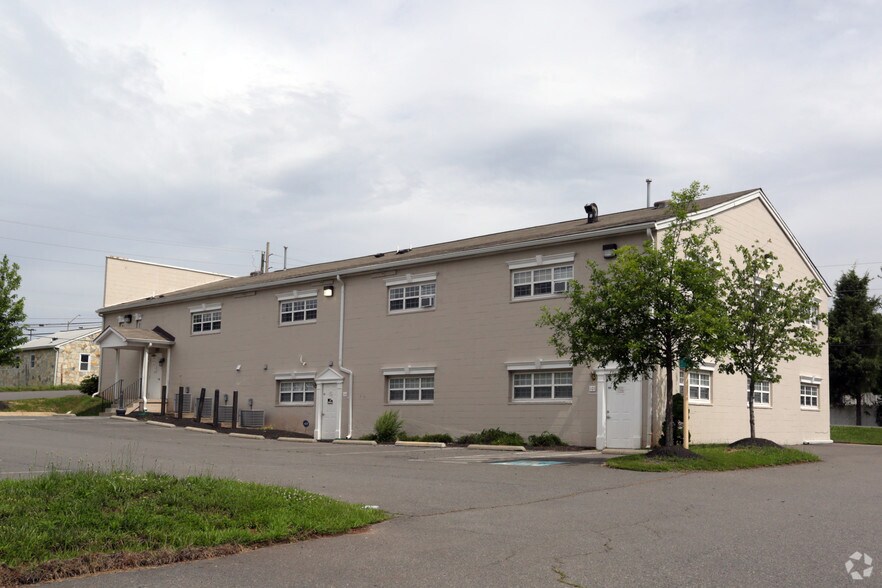 Primary Photo Of 8314 Browns Ln, Manassas Flex For Lease