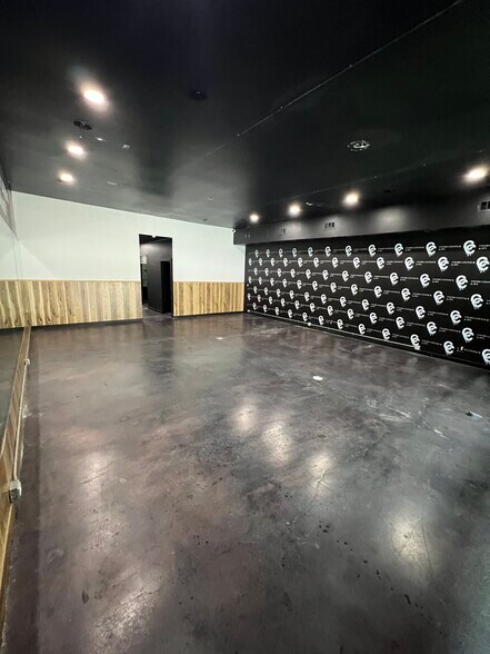 More Photos Of 3743 Cahuenga Blvd, Studio City Office For Lease