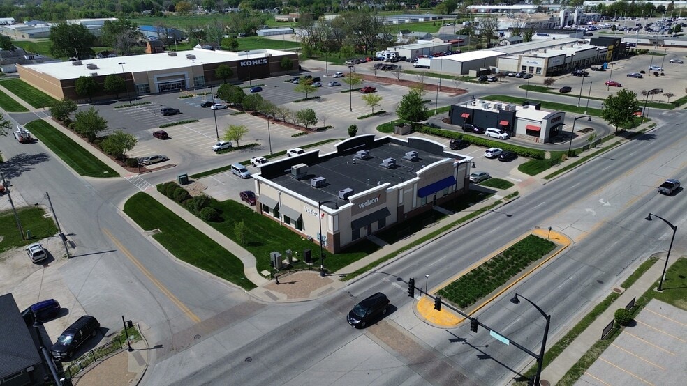 More Photos Of 2953-2957 5th Ave S, Fort Dodge Freestanding For Lease