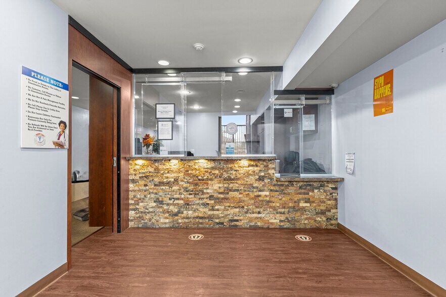 More Photos Of 13403 W 7 Mile Rd, Detroit Medical For Lease