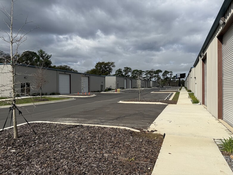 More Photos Of 5741 S Pine Ave, Ocala Service For Sale