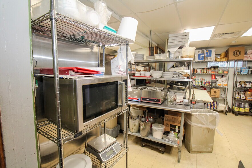 More Photos Of 54 McKinley St, Huron Bar For Sale