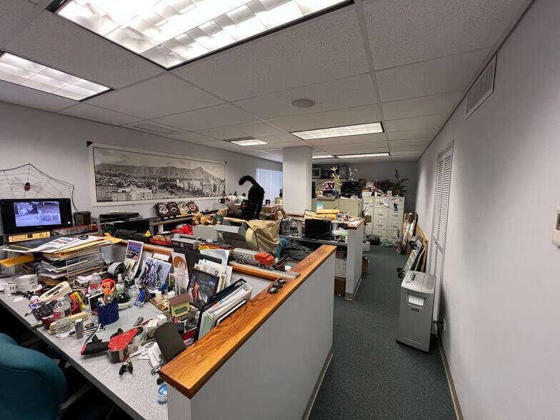 More Photos Of 3160 Waialae Ave, Honolulu Loft Creative Space For Sale