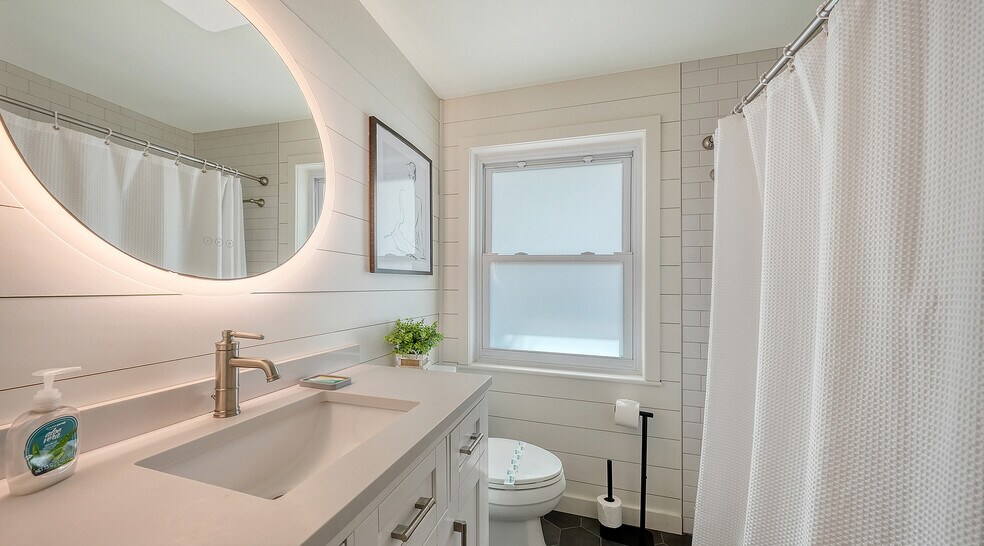 More Photos Of 5610 AVENIDA DEL MARE, Sarasota Specialty For Sale