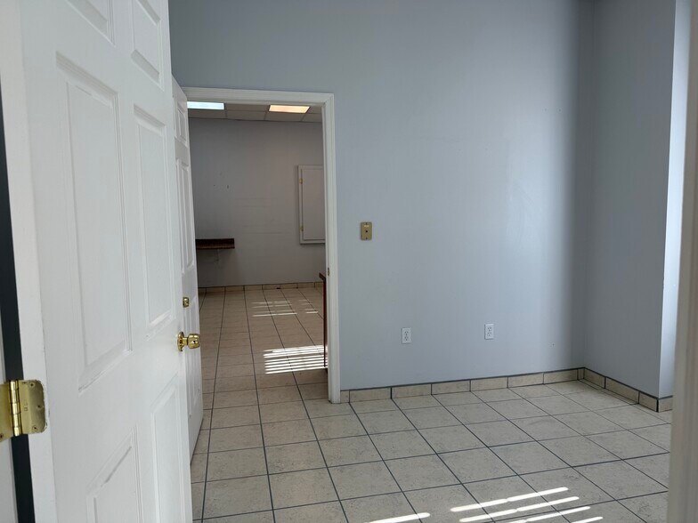 More Photos Of 347 Wyoming Ave, Wyoming Medical For Lease