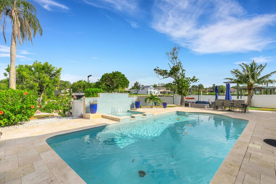 More Photos Of 4124 Harbor Cir S, Largo Specialty For Sale