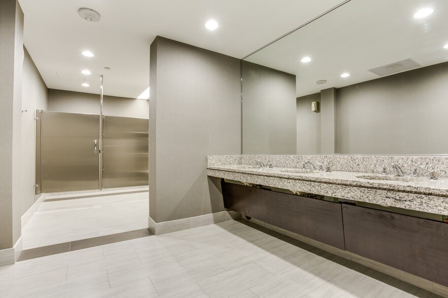 More Photos Of 14881 Quorum Dr, Dallas Office For Lease