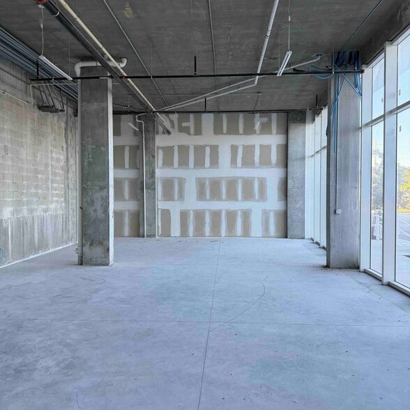 More Photos Of 500 N Dixie Hwy, Hallandale Beach Medical For Lease