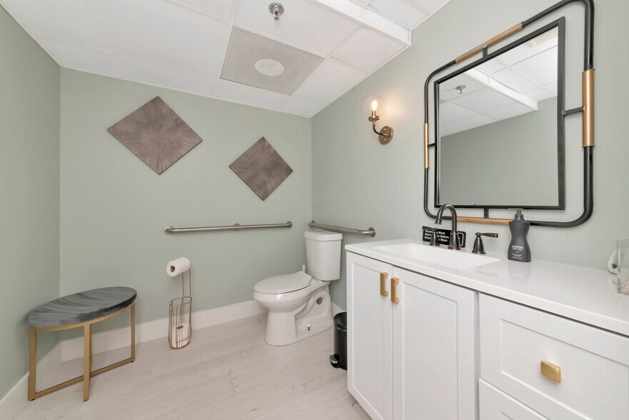 More Photos Of 1345 2nd St, Sarasota Office Residential For Sale