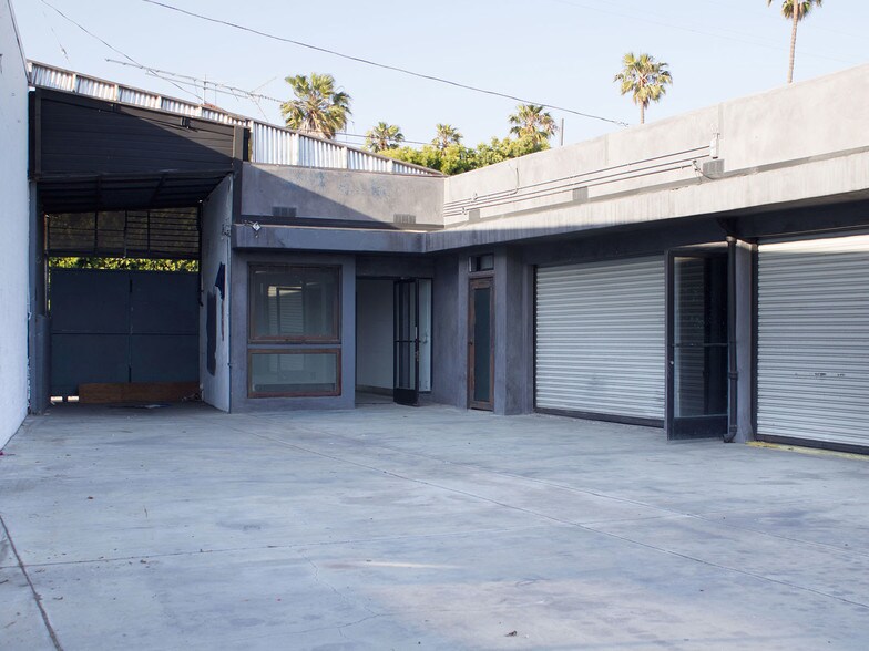 More Photos Of 428 Lincoln Blvd, Venice Freestanding For Lease