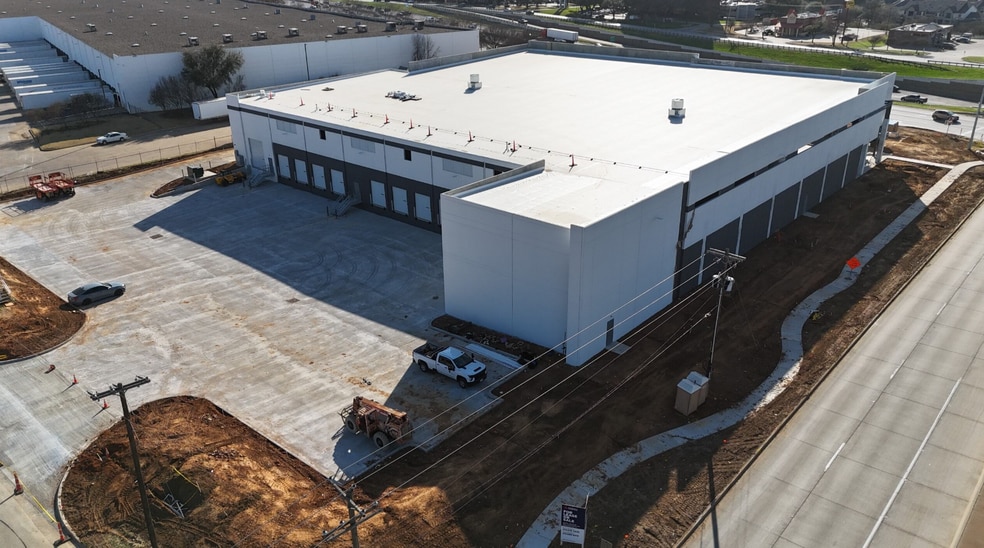 More Photos Of 2322 N State Highway 360, Grand Prairie Industrial For Sale