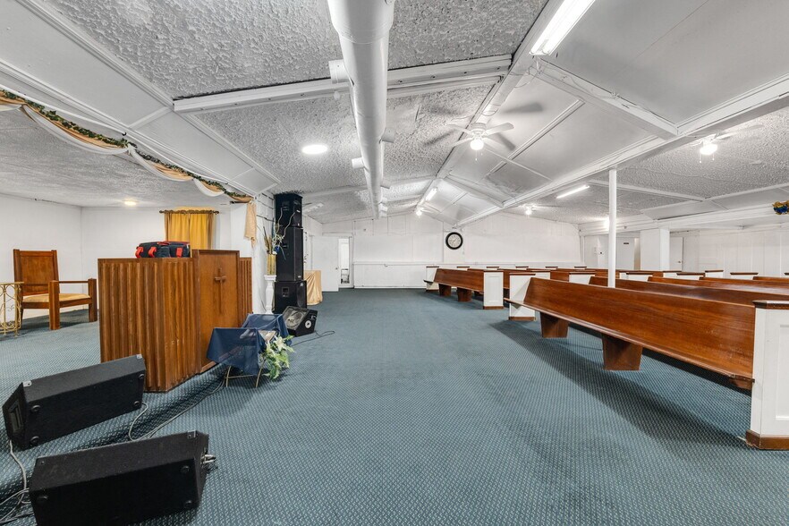 More Photos Of 139 Twilight Rd, Lancaster Religious Facility For Sale
