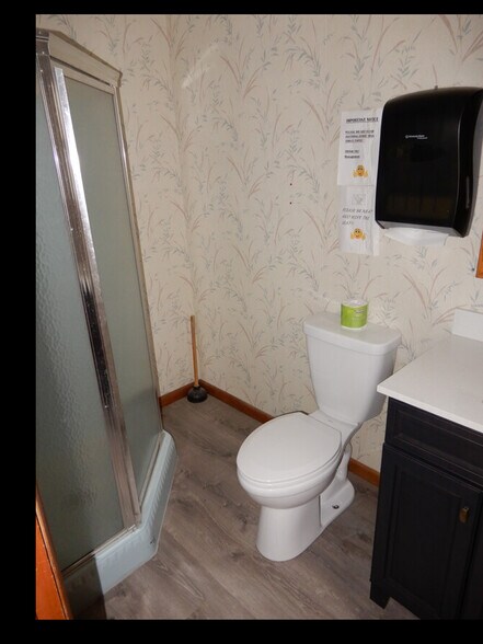 More Photos Of 440 Third Ave, Watervliet Office For Sale