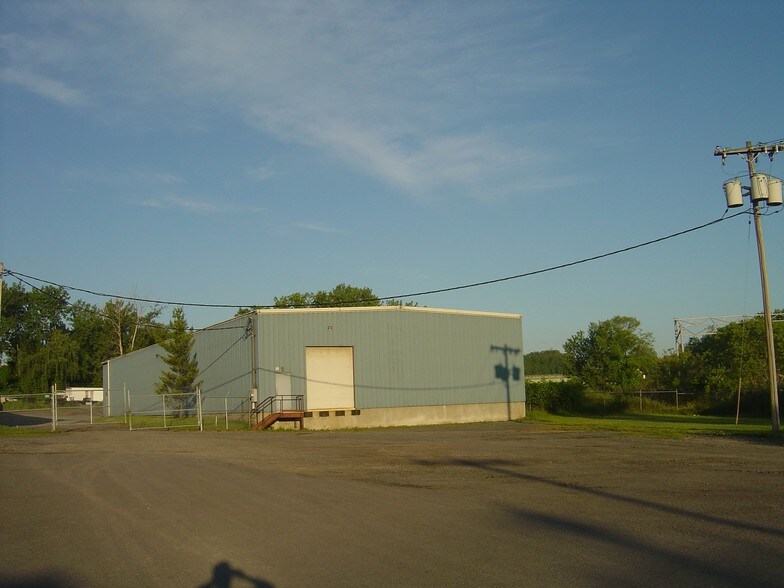 More Photos Of 1060-1062 Central Ave, Albany Light Distribution For Sale