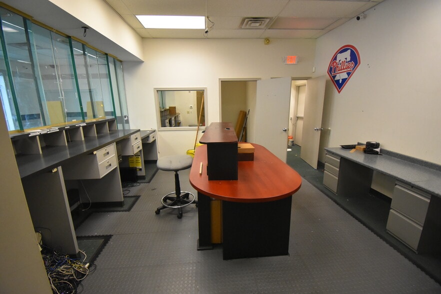 More Photos Of 1710-1728 Butler St, Easton Storefront For Lease