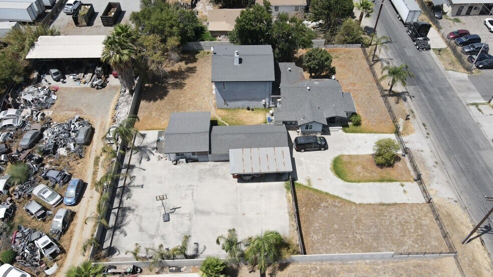 More Photos Of 565 E Caroline St, San Bernardino Industrial For Sale