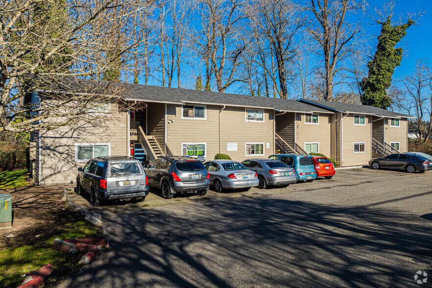 More Photos Of 7515 146th St SW, Lakewood Multifamily For Sale