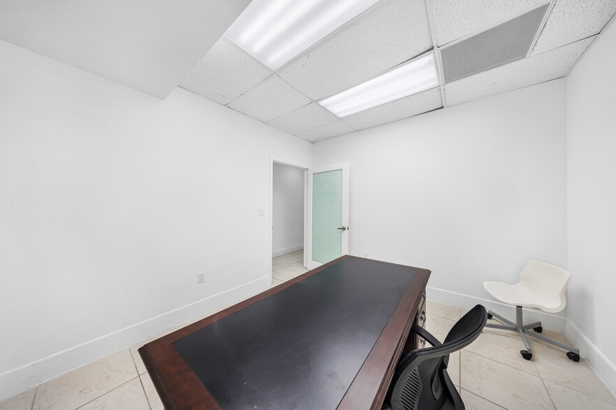 More Photos Of 5401 Collins Ave, Miami Beach Apartments For Sale